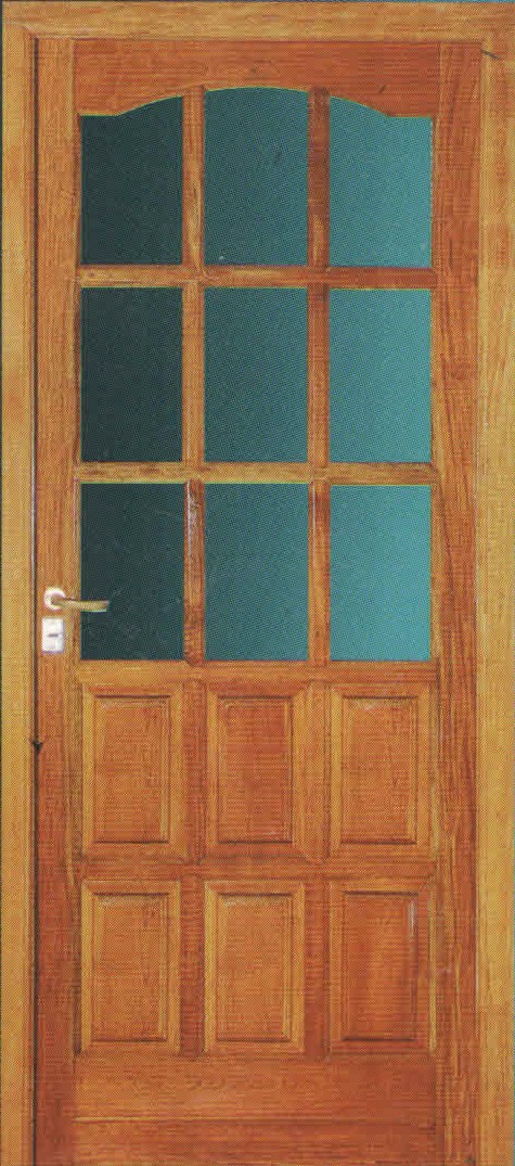 Puerta 14 con seis tableros y burlete perimetral

