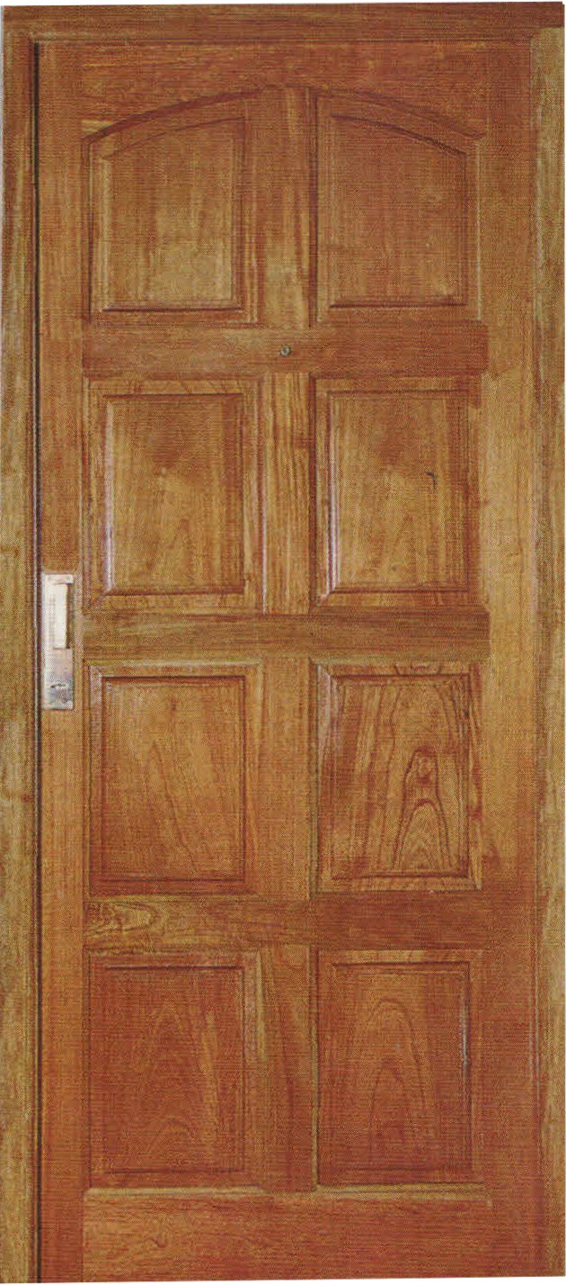 Puerta 29 con tableros replanados y burlete perimetral

